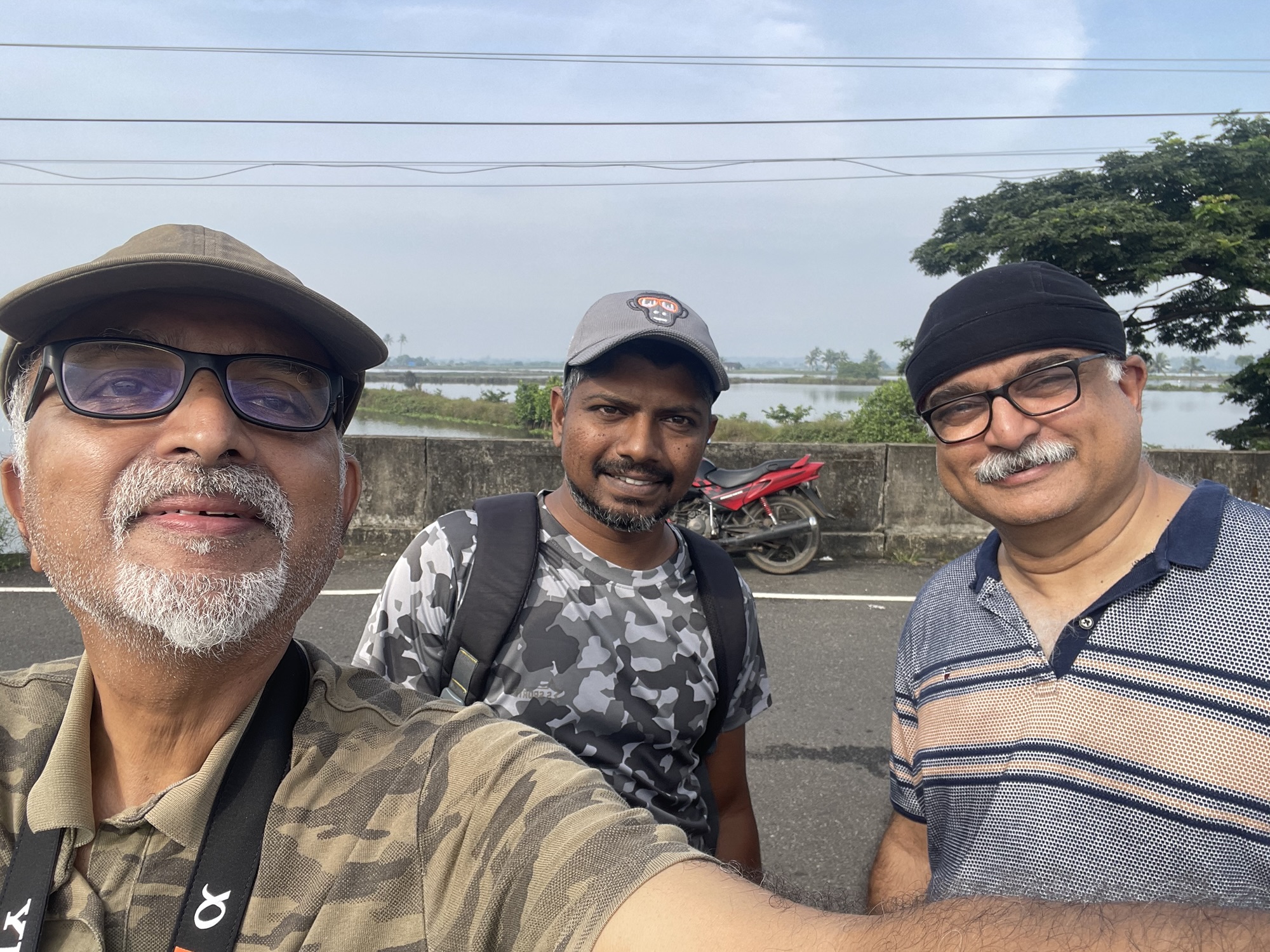 Camaraderie of bird photography enthusiasts