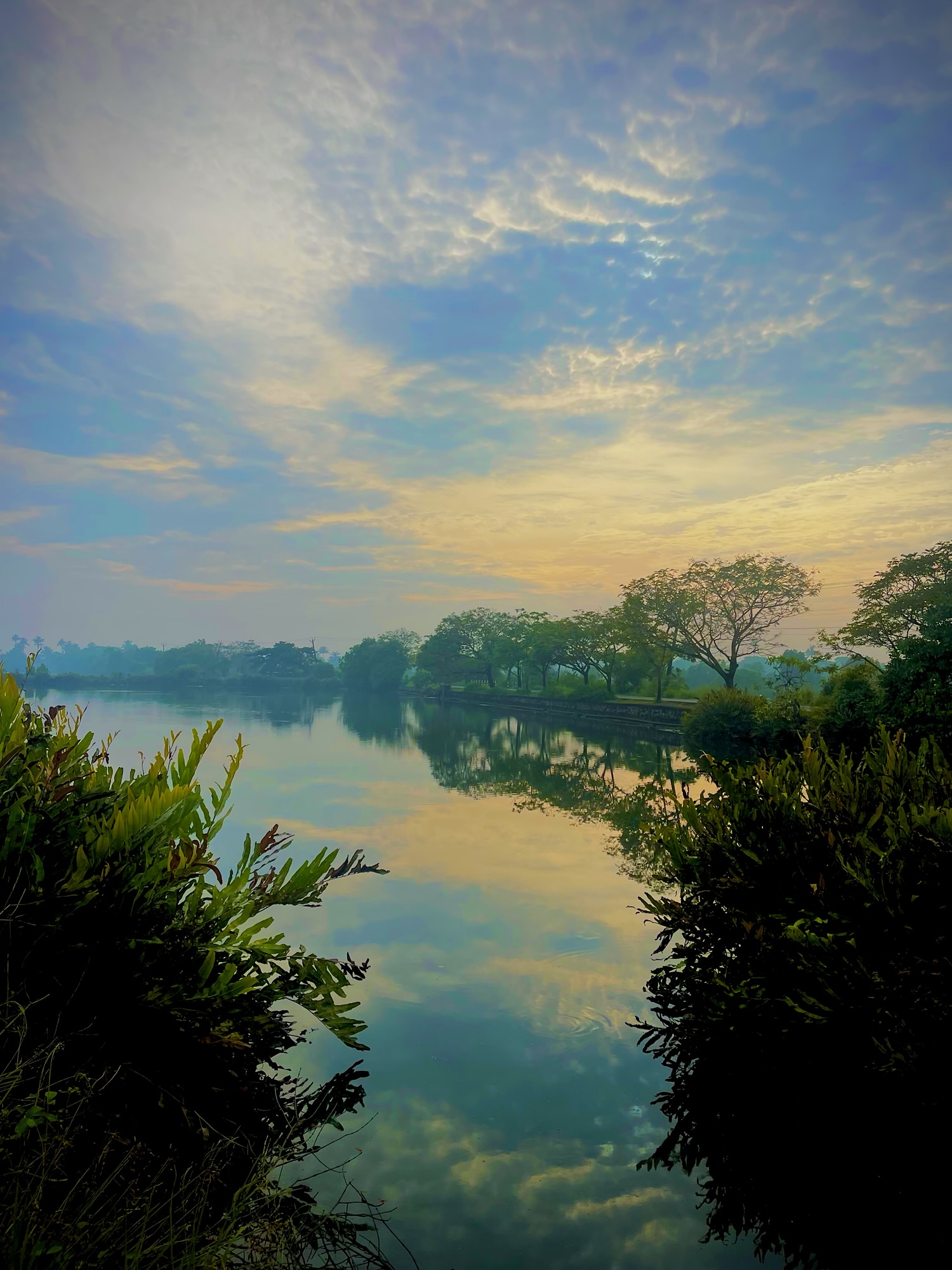 This is one reason for carrying two cameras to Kadamakkudy